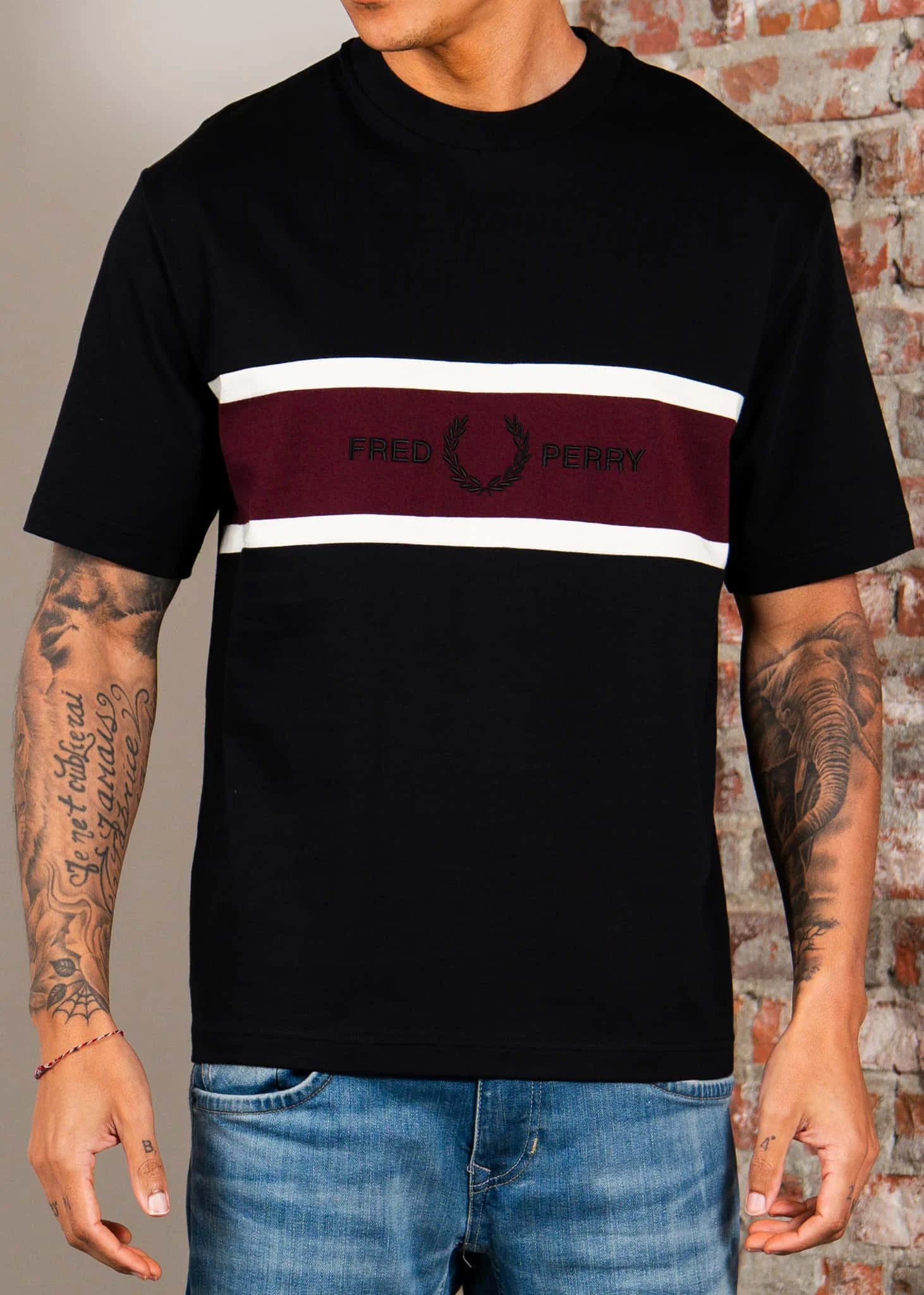 Embroidered panel t-shirt - black